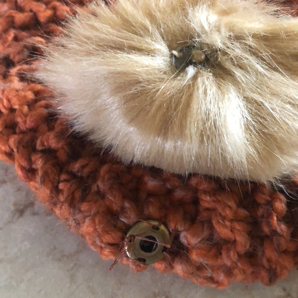 Cute Rust Beanie NWOT - Picture 7 of 7
